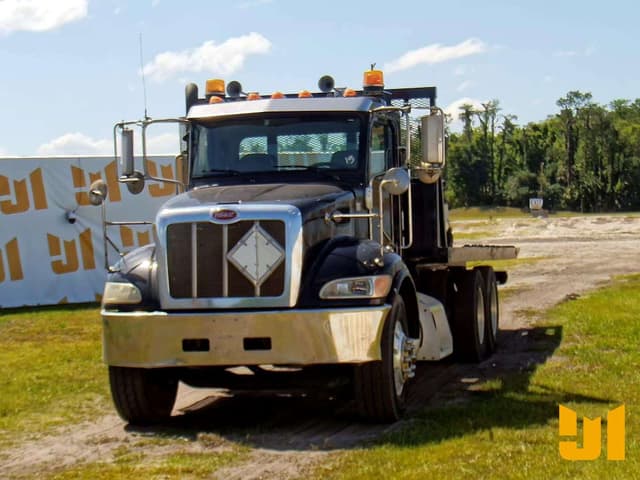 Image of Peterbilt 348 equipment image 1