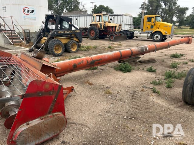 Image of International Harvester 966 equipment image 3