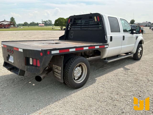 Image of Ford F-450 equipment image 4