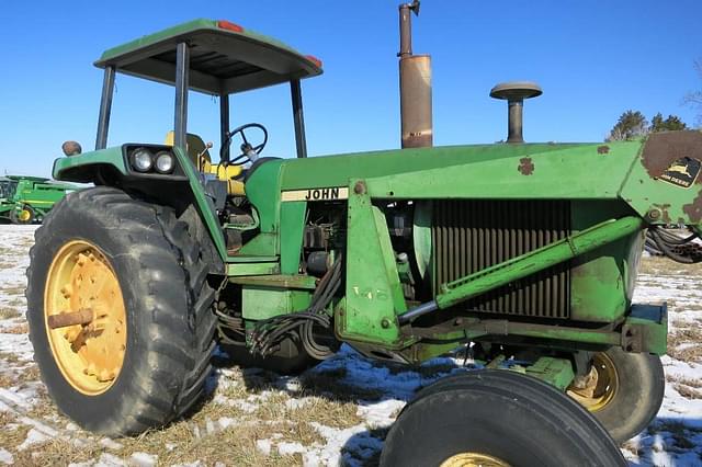 Image of John Deere 4240 equipment image 2