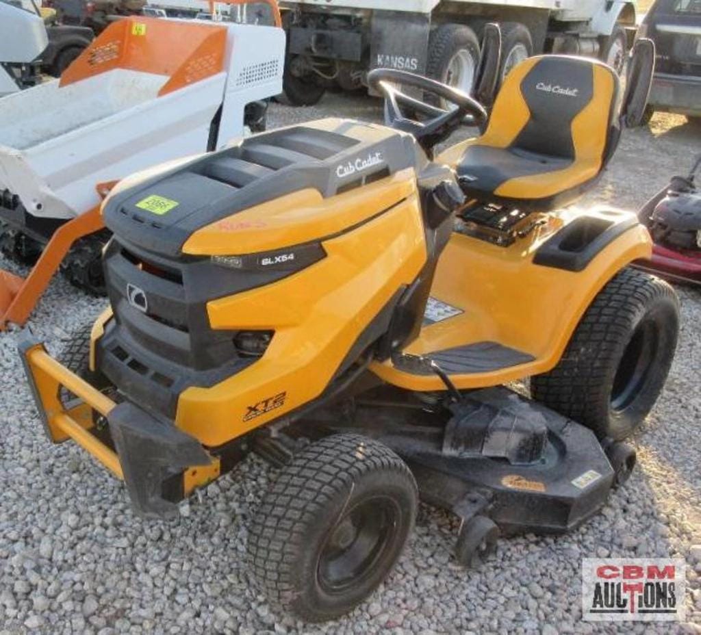2021 Cub Cadet XT2 SLX54 Equipment Image0