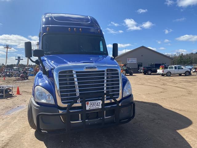 Image of Freightliner Cascadia equipment image 1