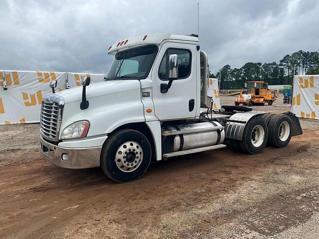 Image of Freightliner Cascadia Primary image