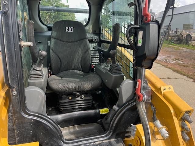 Image of Caterpillar 259D3 equipment image 4