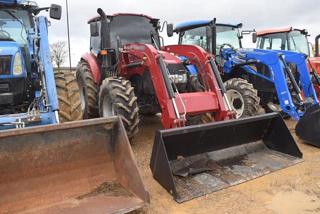 Image of Case IH Farmall 120C equipment image 3