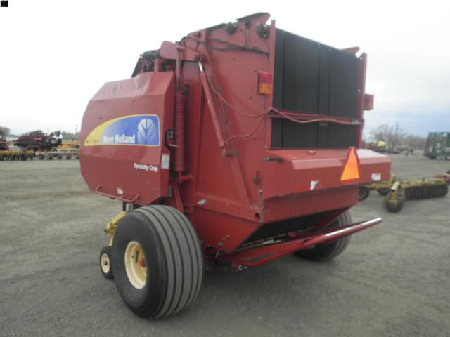 Image of New Holland BR7090 Specialty Crop equipment image 2