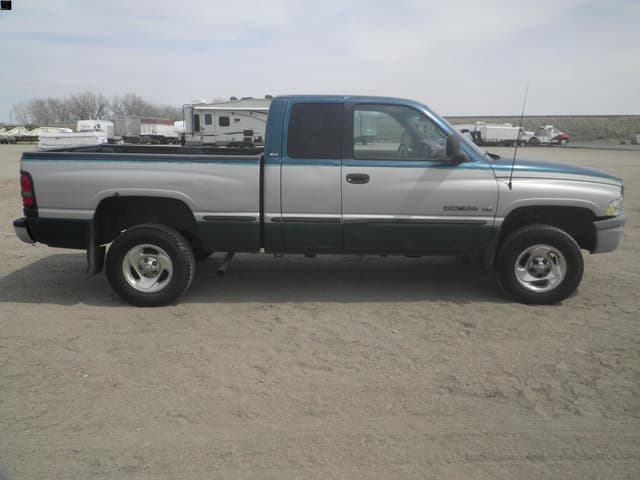 Image of Dodge Ram 1500 equipment image 3