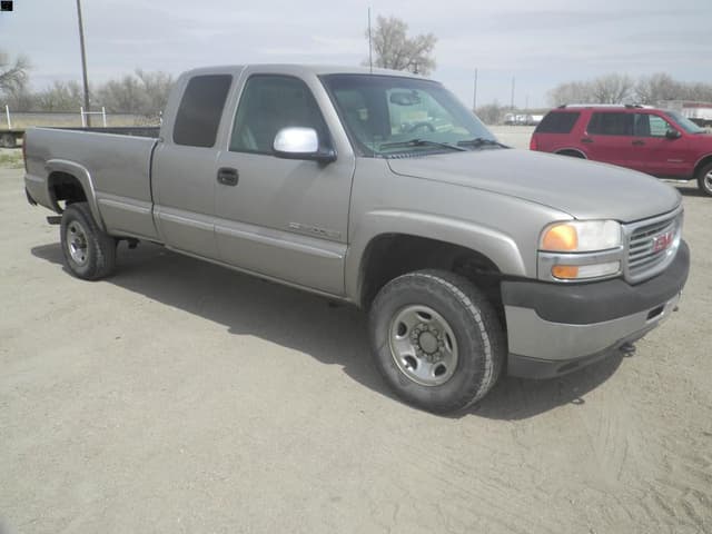 Image of GMC 2500HD equipment image 2