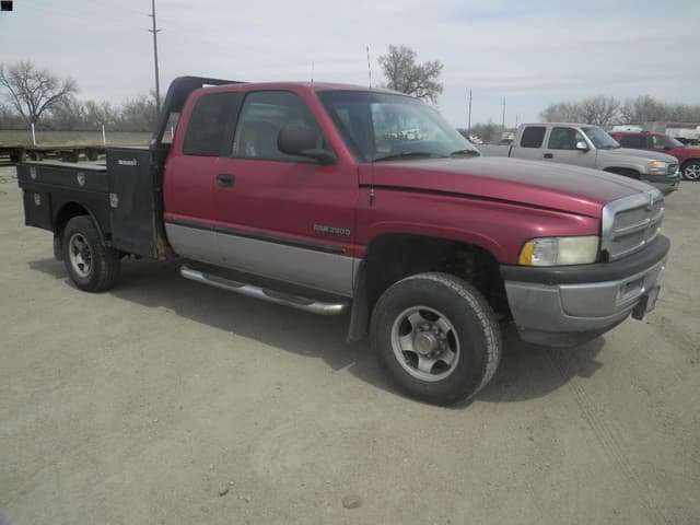 Image of Dodge Ram 2500 equipment image 2