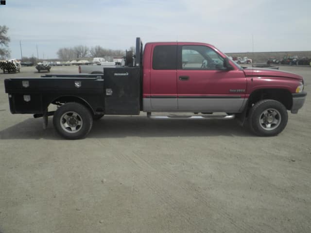 Image of Dodge Ram 2500 equipment image 3