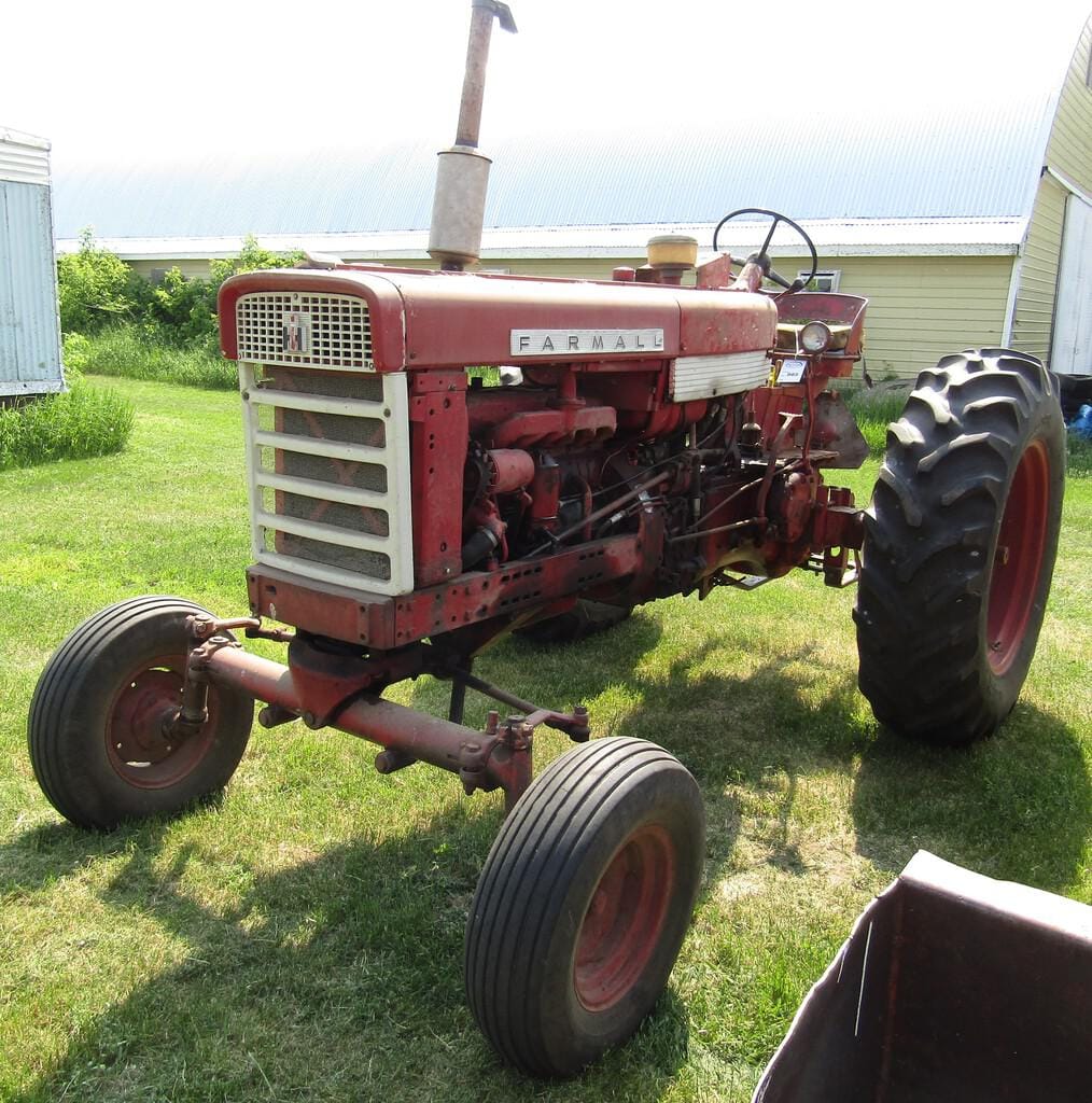 Main image International Harvester 560