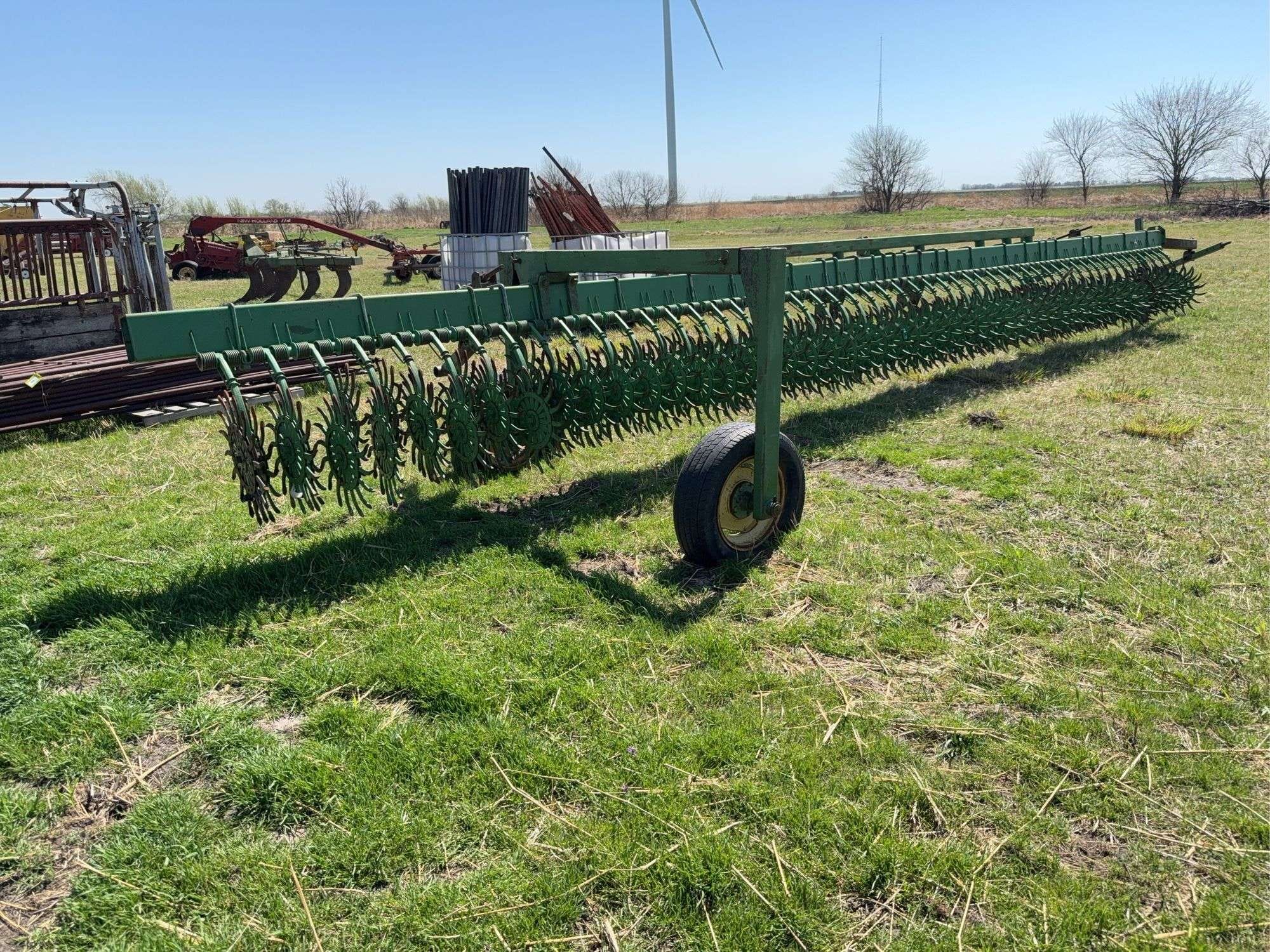 John Deere 400 Equipment Image0