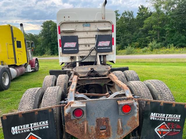 Image of Mack CX613 equipment image 3