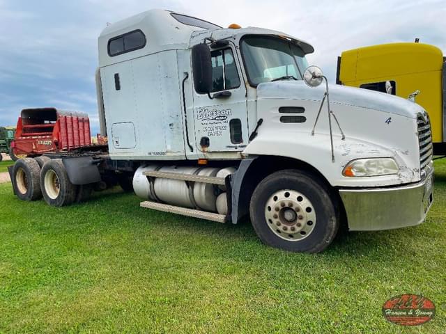 Image of Mack CX613 equipment image 2