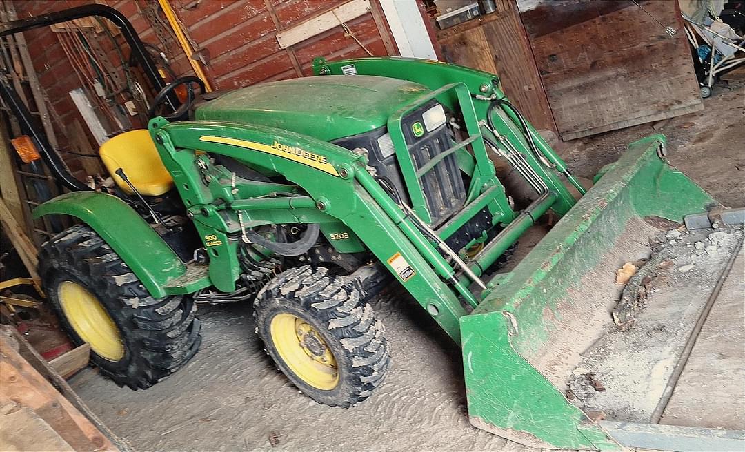 Image of John Deere 3203 Primary image