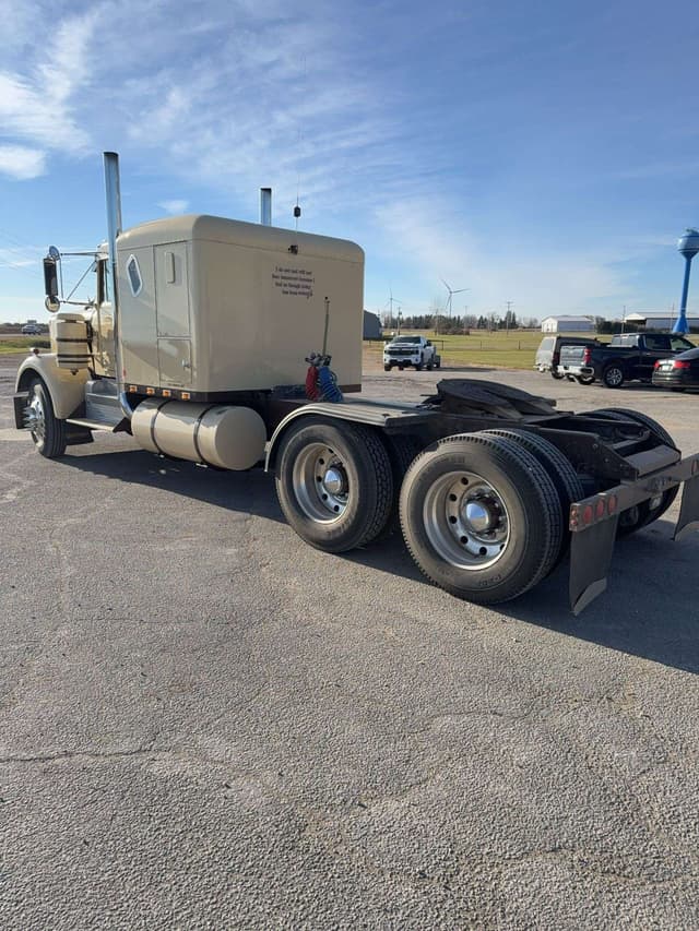 Image of Kenworth W900A equipment image 3