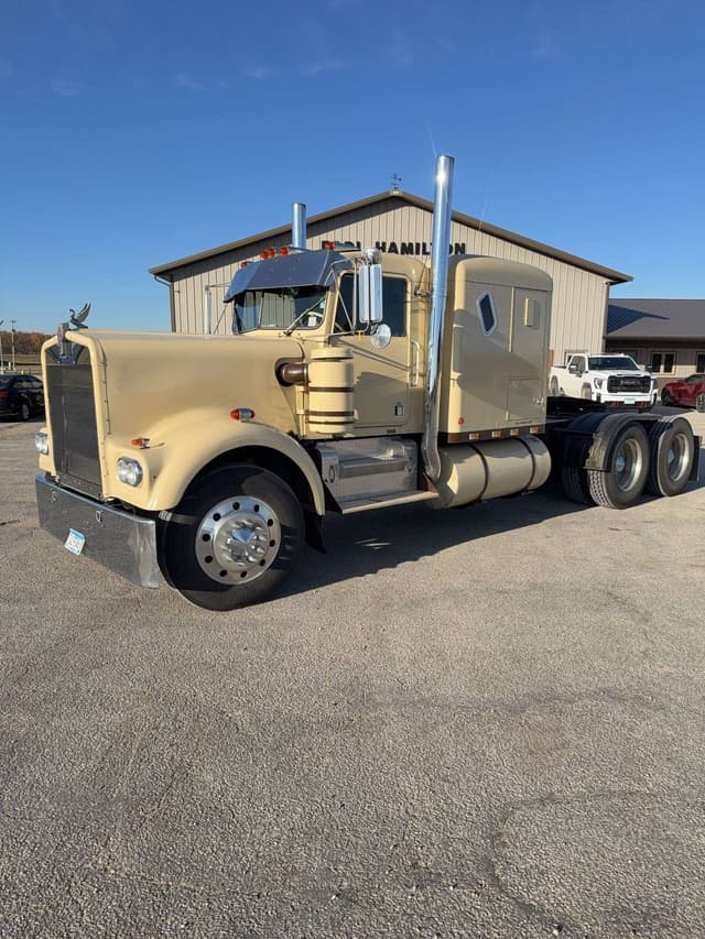 Image of Kenworth W900A equipment image 1