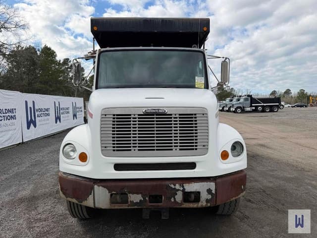 Image of Freightliner FL112 equipment image 2