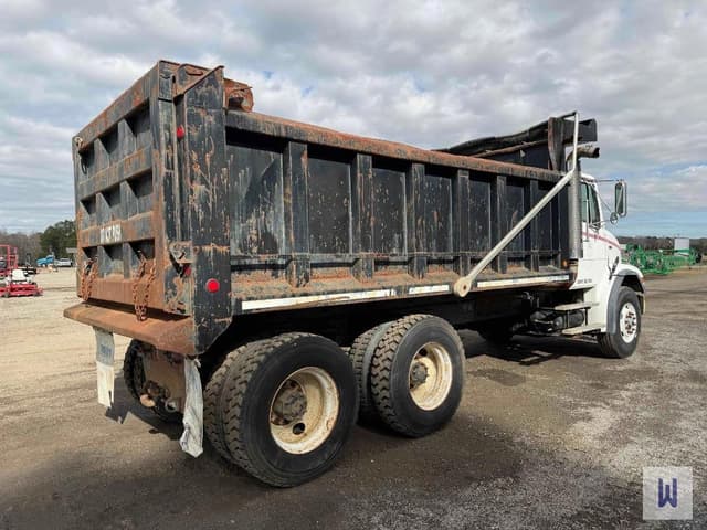 Image of Freightliner FL112 equipment image 4