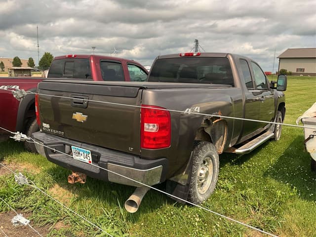 Image of Chevrolet 2500HD equipment image 3