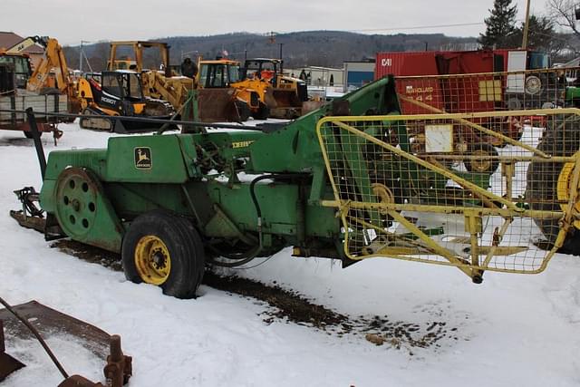 Image of John Deere 336 equipment image 3