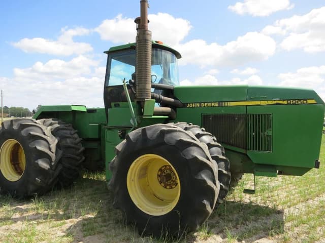 Image of John Deere 8960 equipment image 1