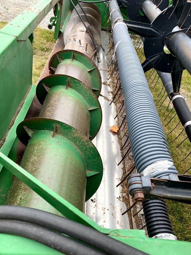 Image of John Deere 216 equipment image 2