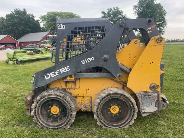 Image of John Deere 318G equipment image 4