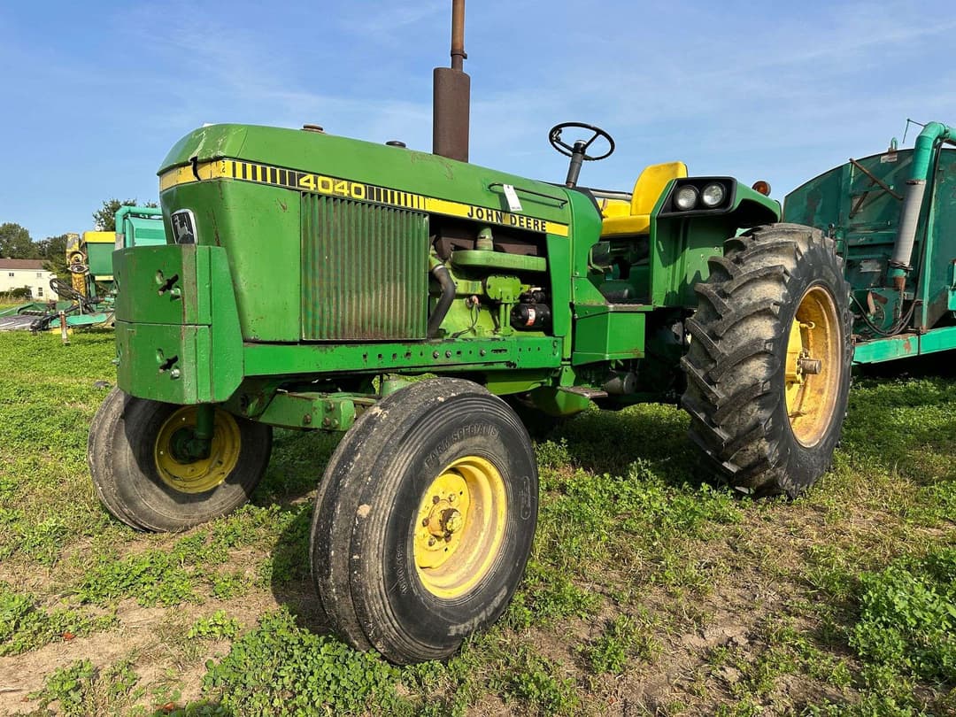 Image of John Deere 4040 Primary image