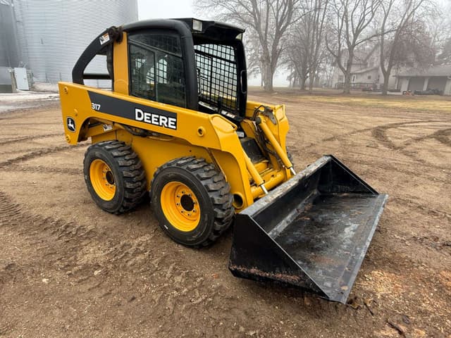 Image of John Deere 317 equipment image 4