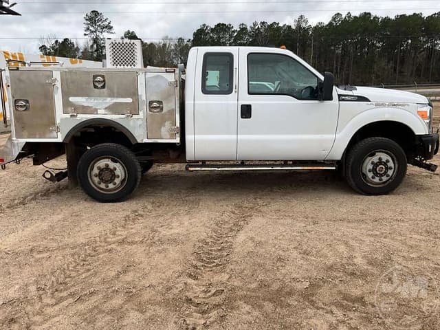 Image of Ford F-250 equipment image 3