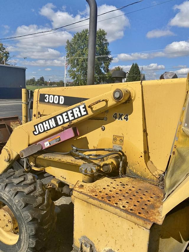 Image of John Deere 300D equipment image 4