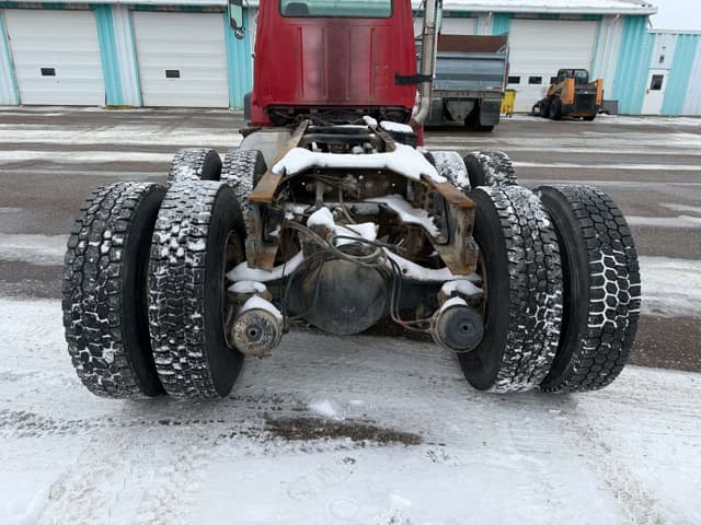 Image of Ford L9000 equipment image 4