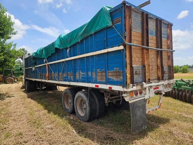 Image of Freightliner Cascadia equipment image 3