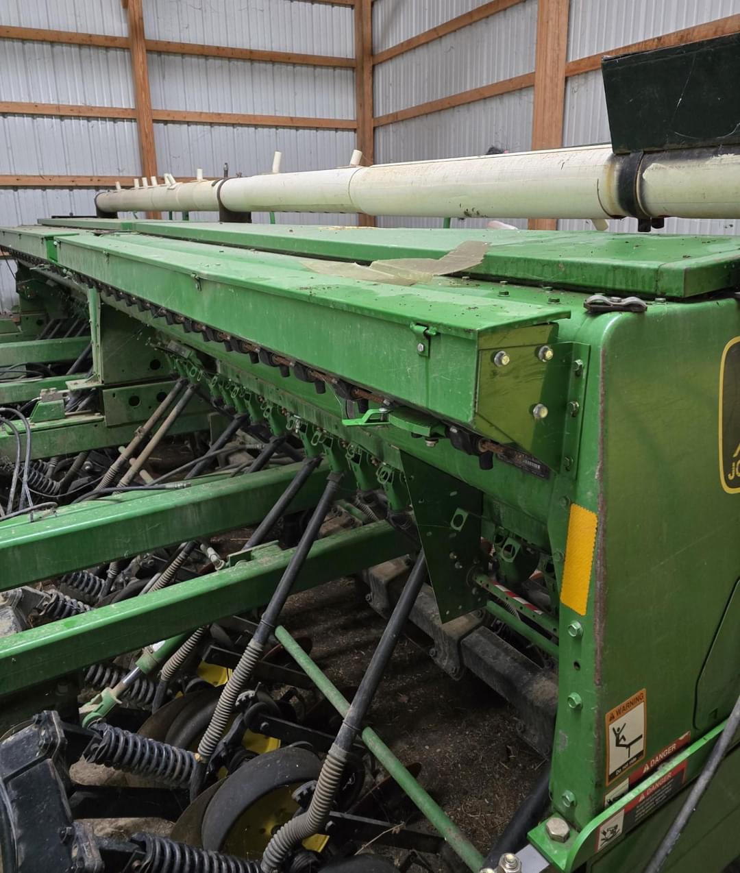 Image of John Deere 750 Image 1
