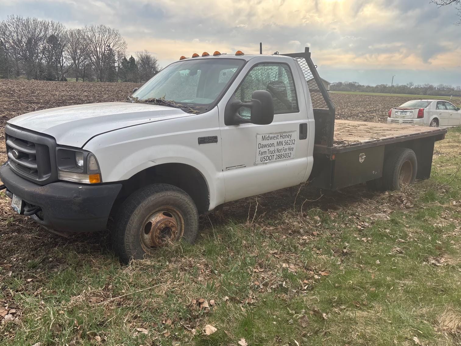2004 Ford F-350 Equipment Image0