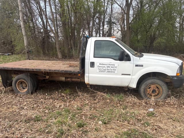 Image of Ford F-350 equipment image 3