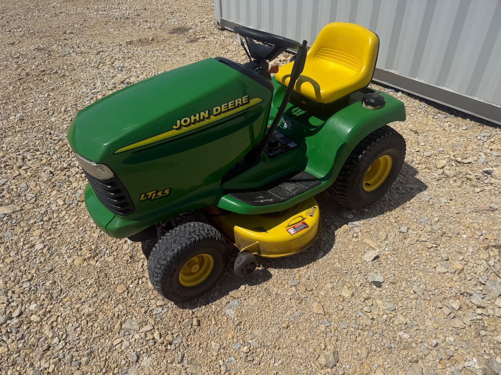 John Deere LT155 Equipment Image0