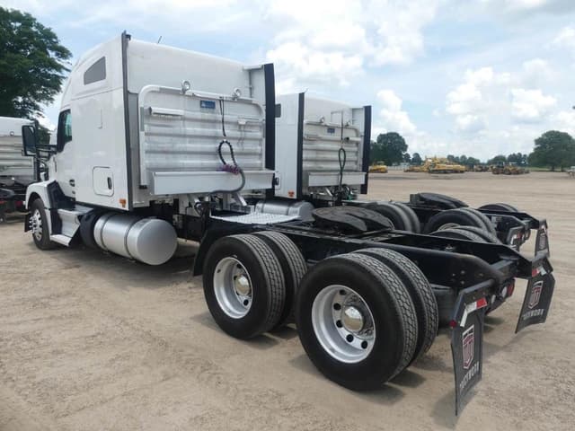 Image of Kenworth T680 equipment image 3