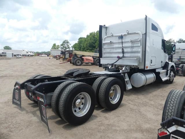 Image of Kenworth T680 equipment image 2