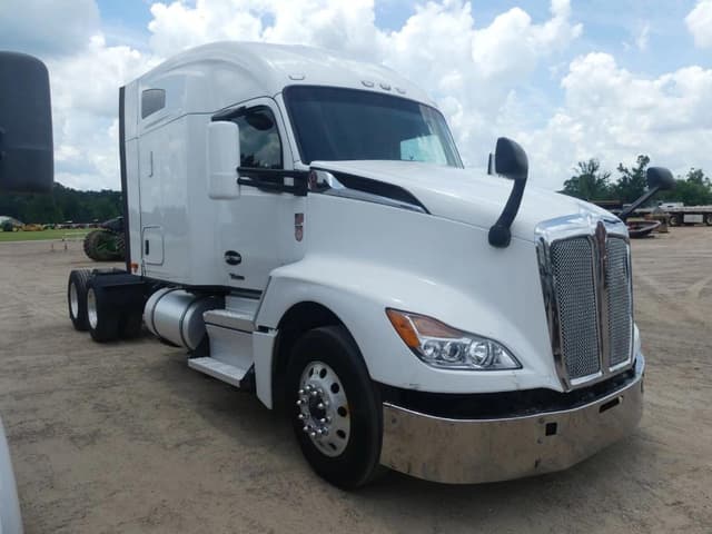 Image of Kenworth T680 equipment image 1