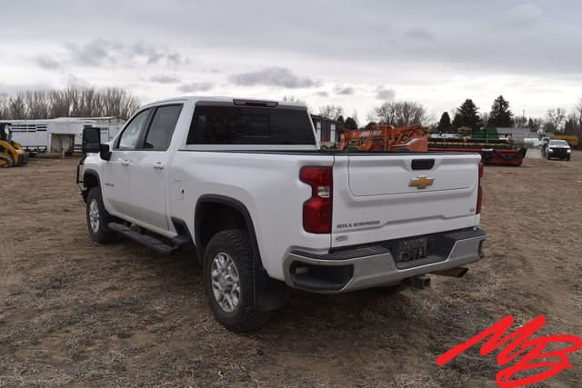 Image of Chevrolet 3500HD equipment image 4