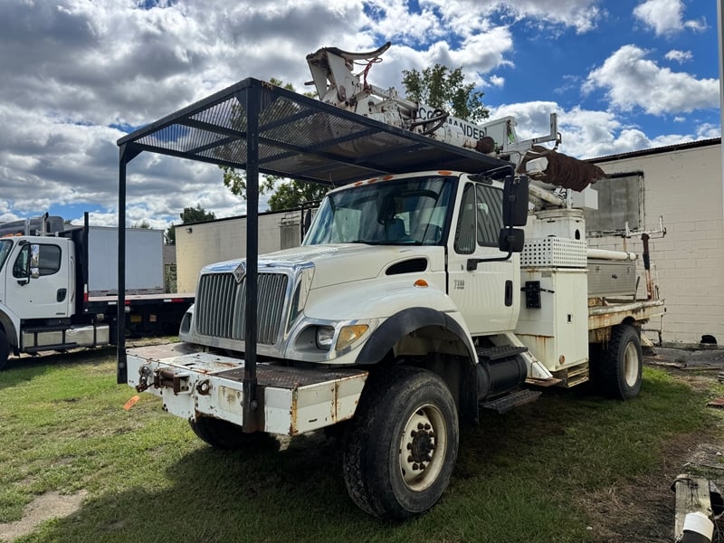 2003 International Workstar 7300 Equipment Image0