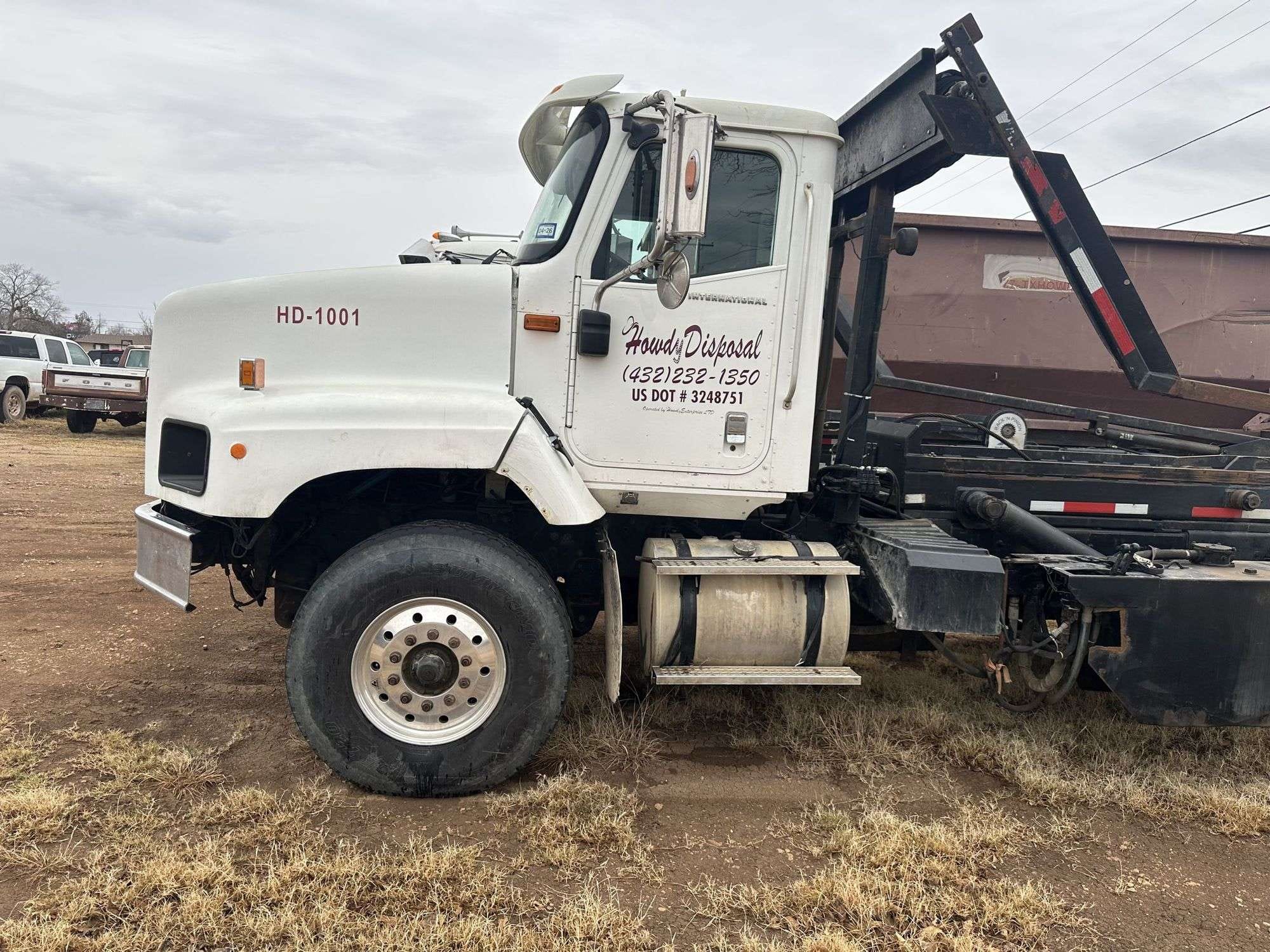 2008 International DF567 Equipment Image0