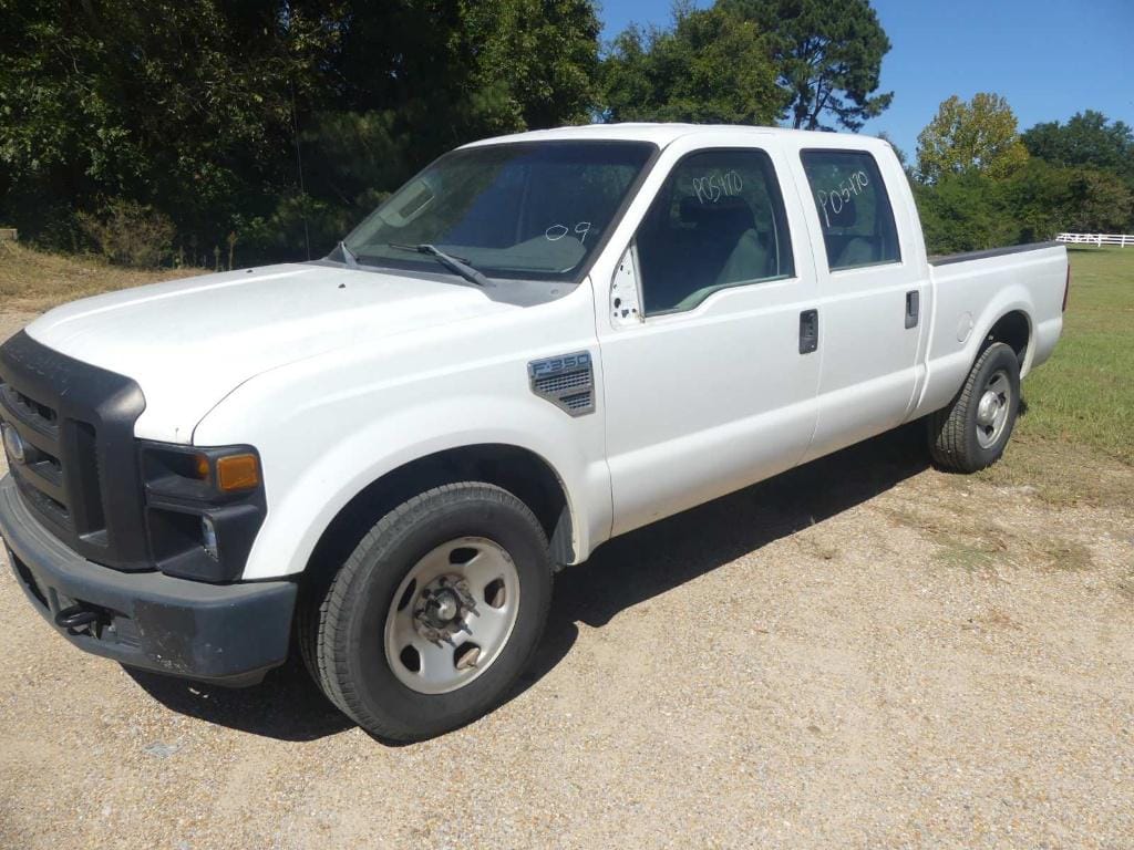 2009 Ford F-350 Equipment Image0