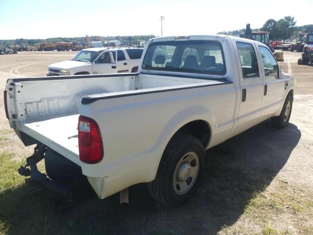 Image of Ford F-350 equipment image 2