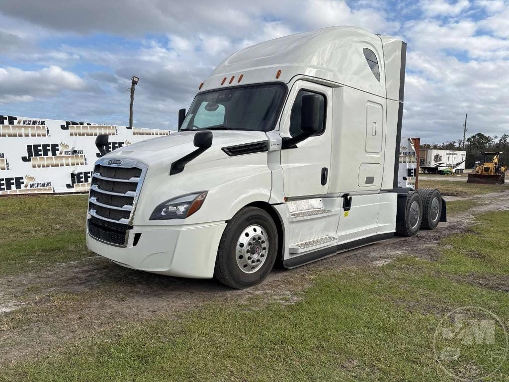 2021 Freightliner Cascadia Equipment Image0