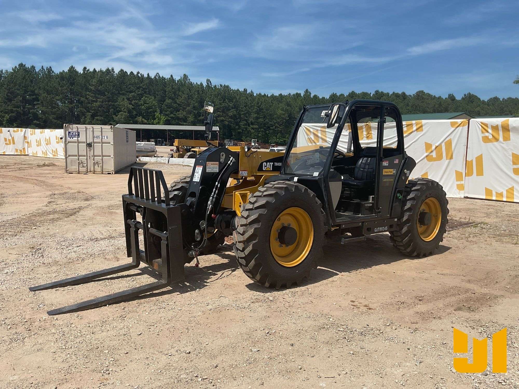 2014 Caterpillar TH406C Equipment Image0