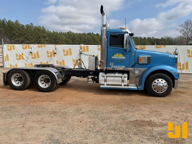 Image of Freightliner Coronado equipment image 3