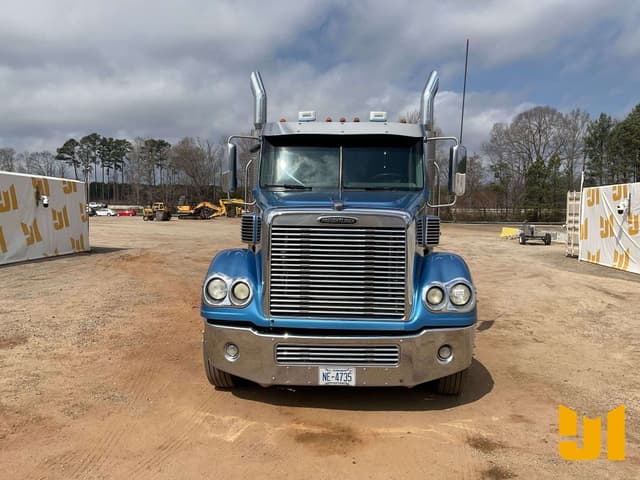Image of Freightliner Coronado equipment image 1
